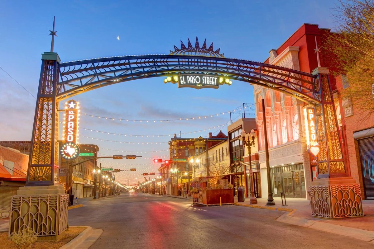 El Paso street scene